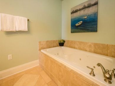Santa Rosa Beach Vacation Condo Sleeps Ten Guests.
